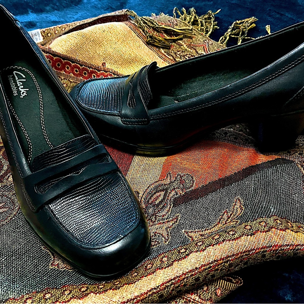 Clarks Leather loafer style heel . Size 10 in Black